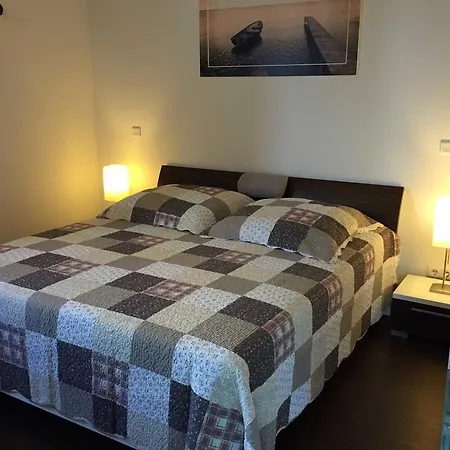 Exklusive Ferienwohnung Anja Апартаменты Штральзунд