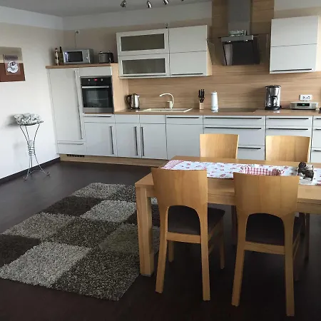 Апартаменты Exklusive Ferienwohnung Anja Штральзунд